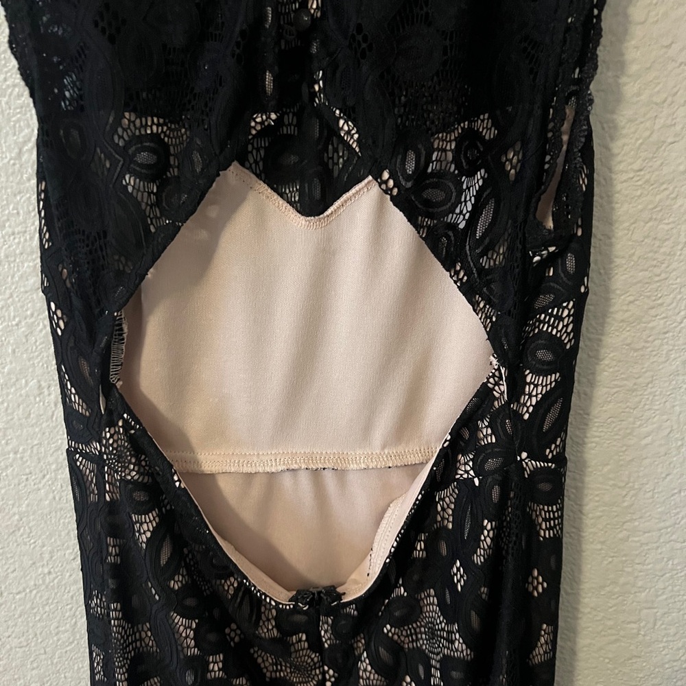 Forever 21 Black and Cream Lace Mini Dress Medium - Picture 6 of 7